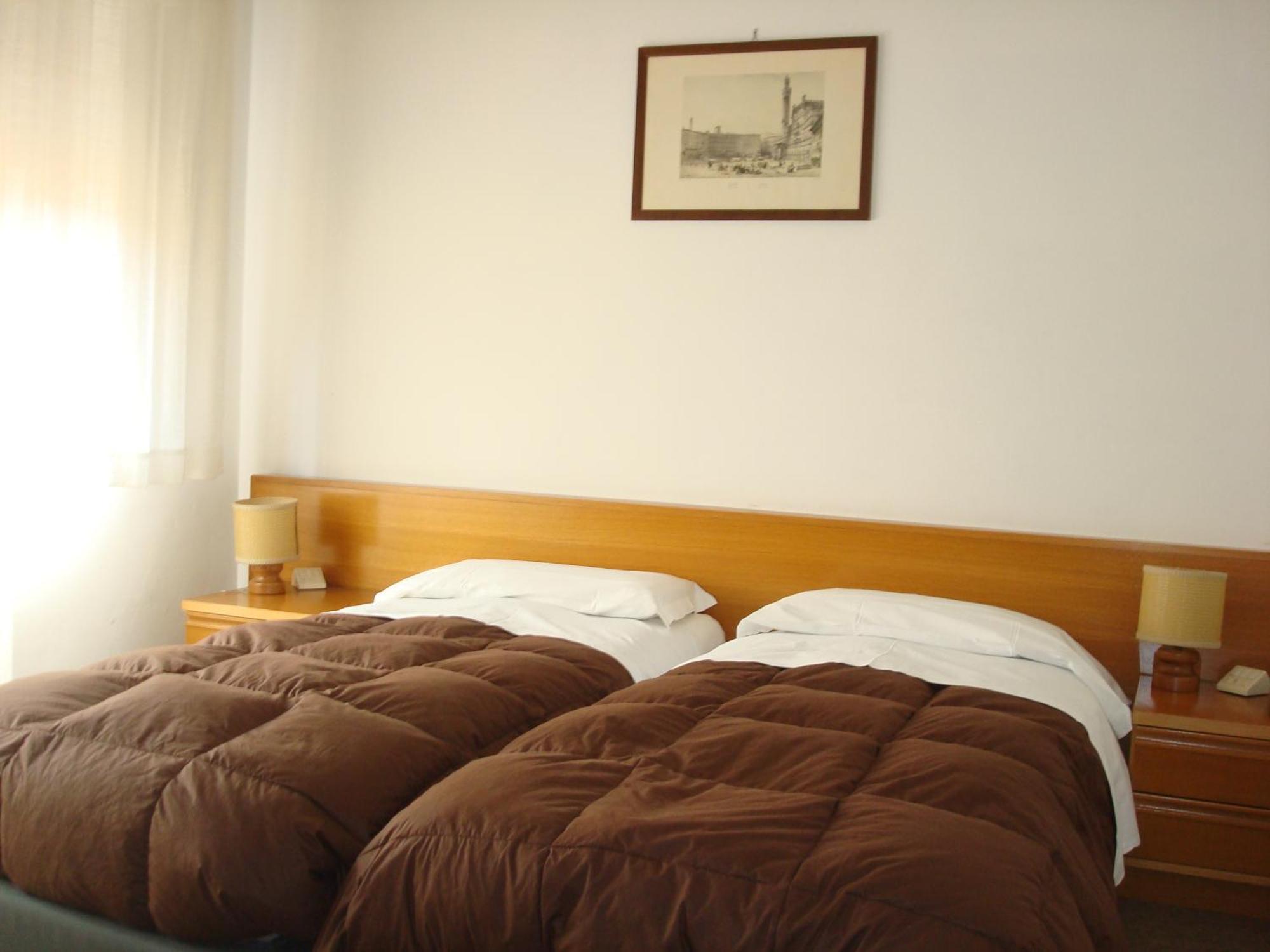 Albergo La Sfinge คิอูซี ภายนอก รูปภาพ